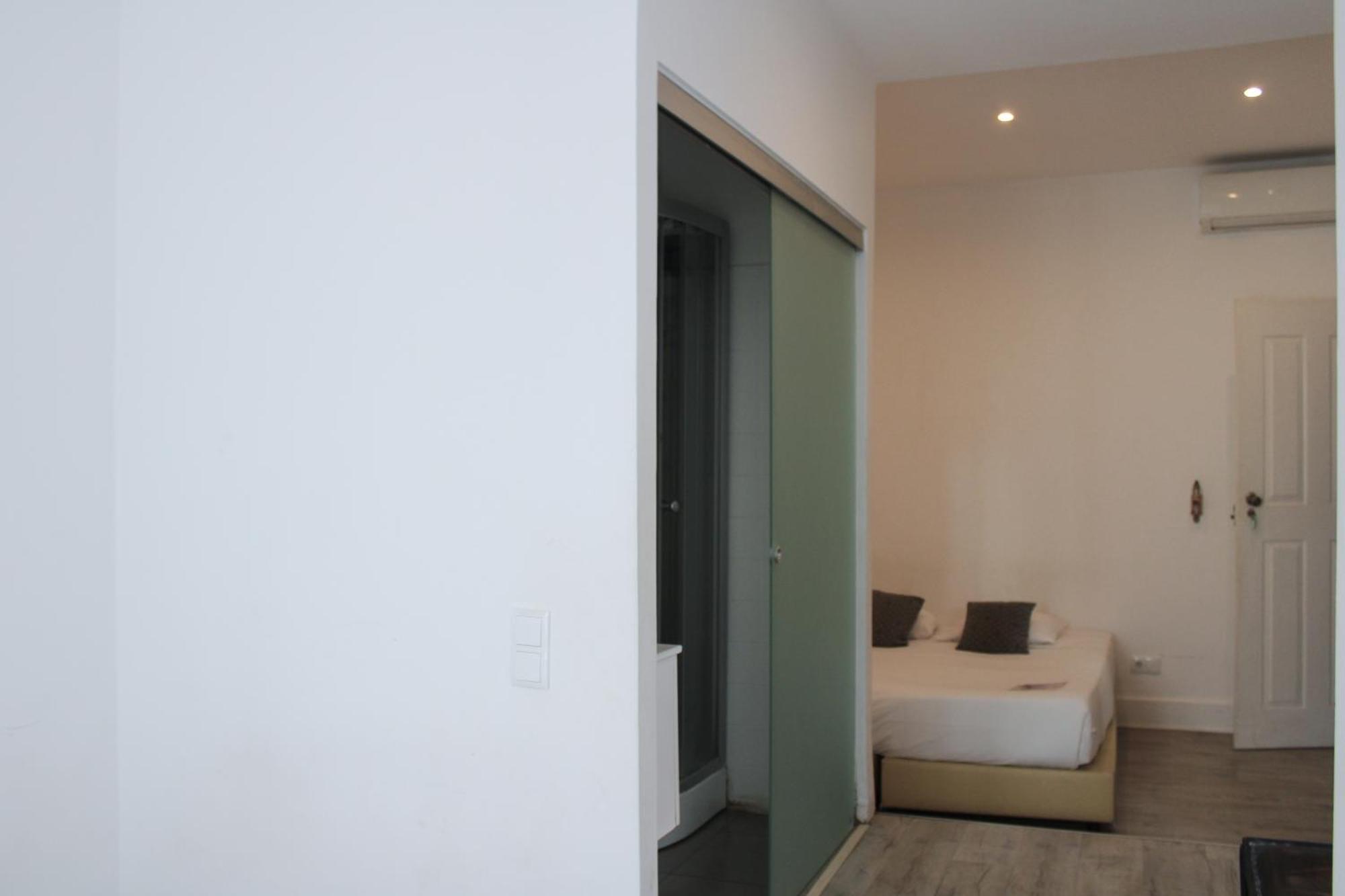 Urban Guest house 2*