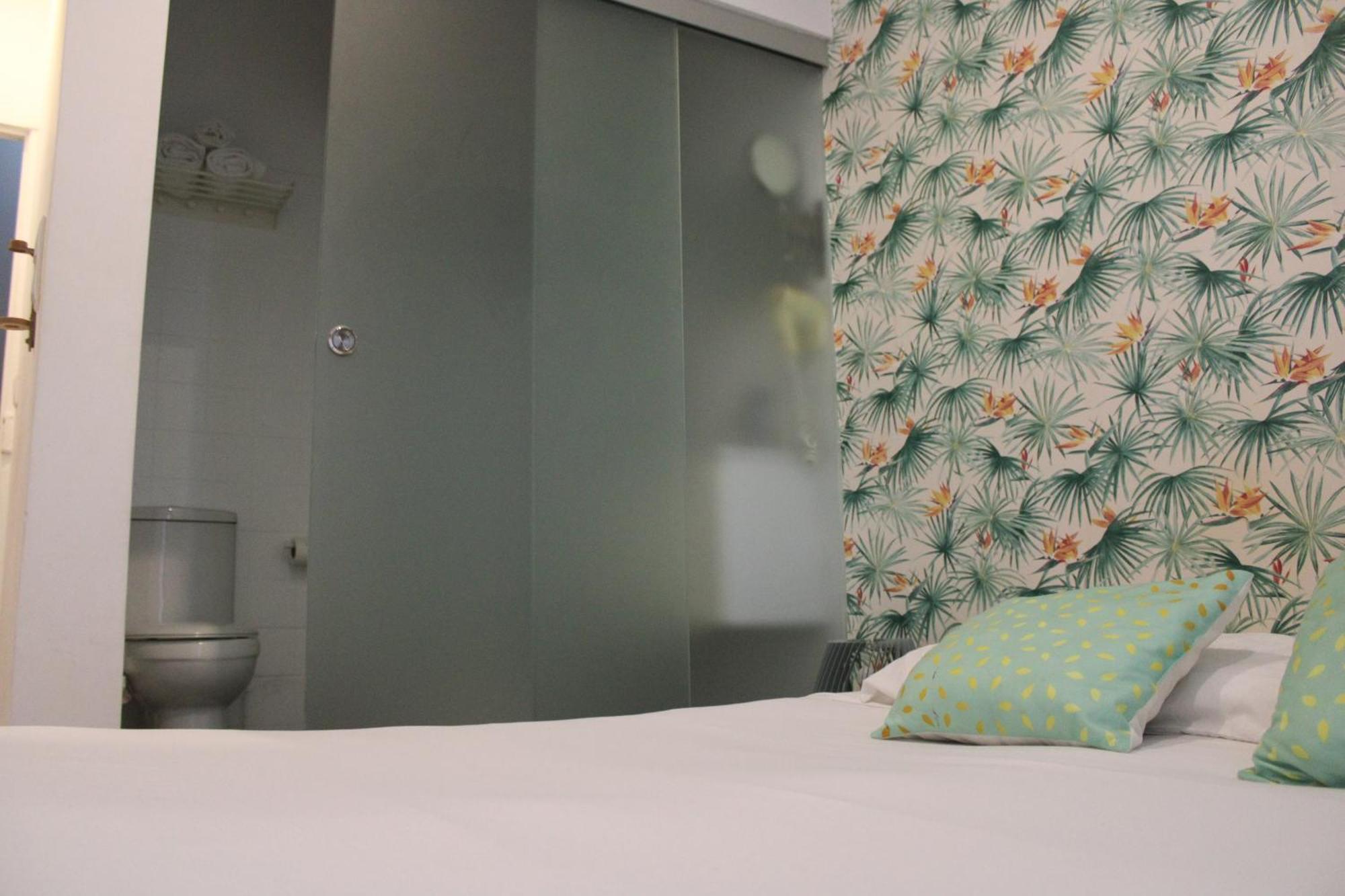 Urban Guest house 2*