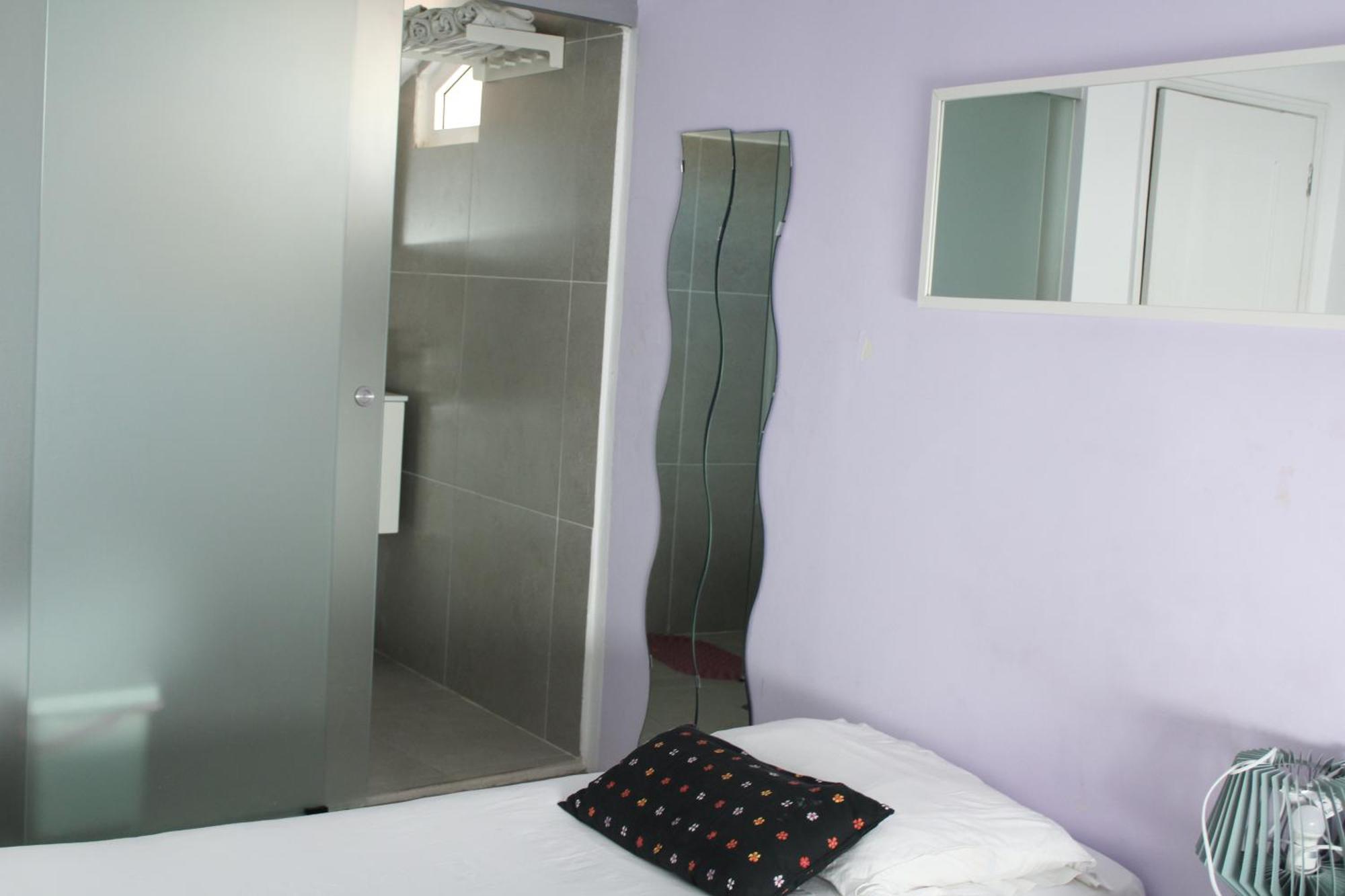 Urban Guest house 2*
